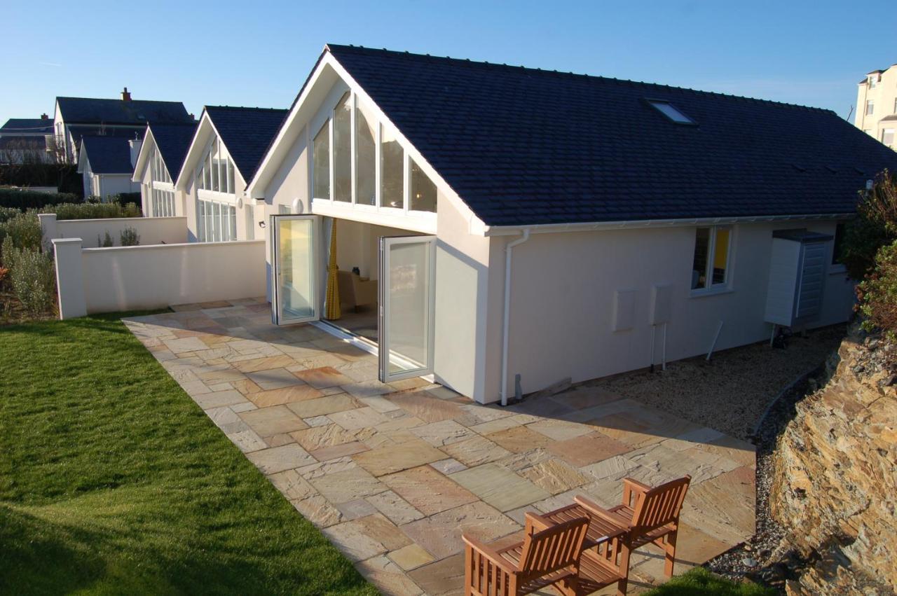 Beautiful, Modern Villa 5 Mins Walk From The Stunning Bay At Trearddur Хоулихед Екстериор снимка