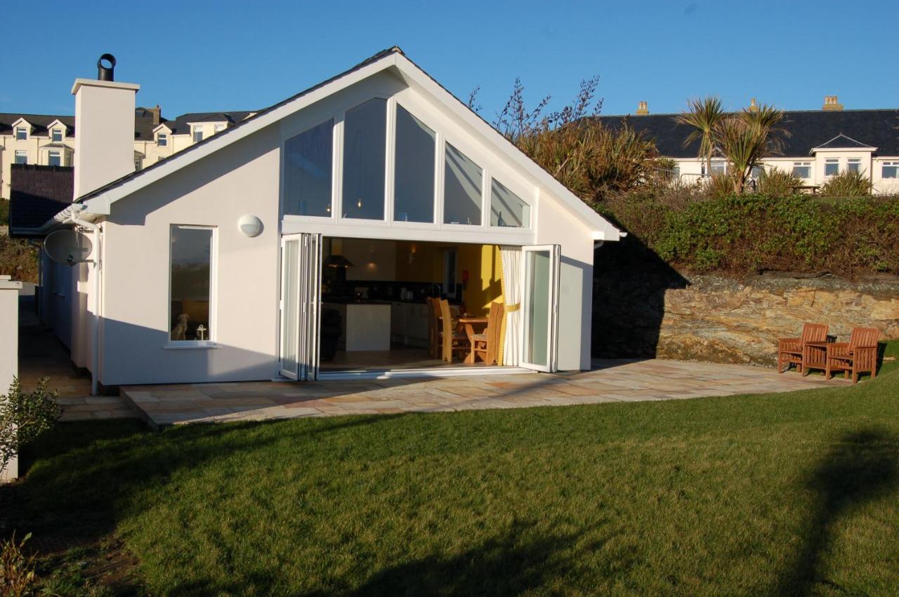 Beautiful, Modern Villa 5 Mins Walk From The Stunning Bay At Trearddur Хоулихед Екстериор снимка
