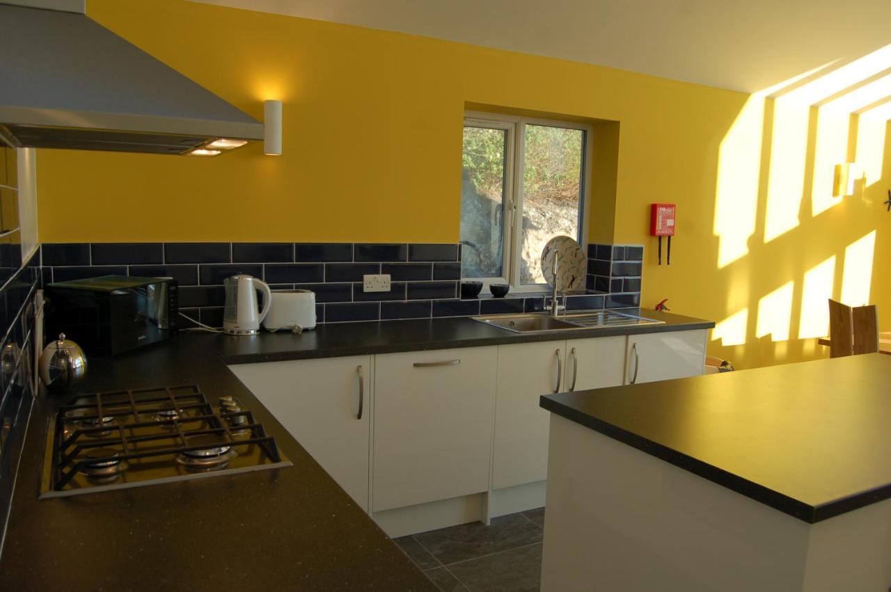 Beautiful, Modern Villa 5 Mins Walk From The Stunning Bay At Trearddur Хоулихед Екстериор снимка